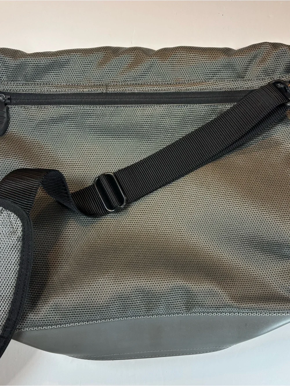 Tumi Gray Ballistic Tech T2 Nylon Expandable Messenger Computer Briefcase